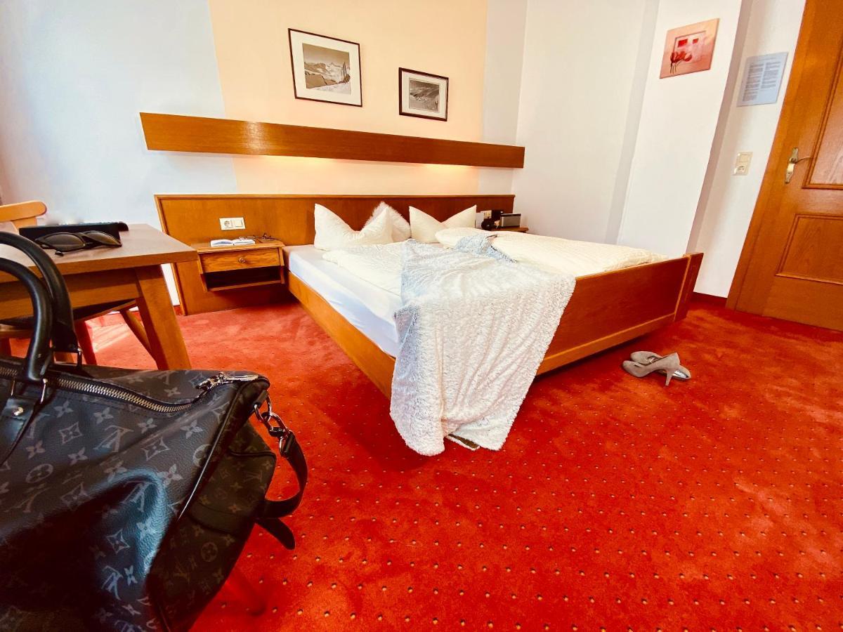 Schwarzer Adler Hotel Landeck Eksteriør billede