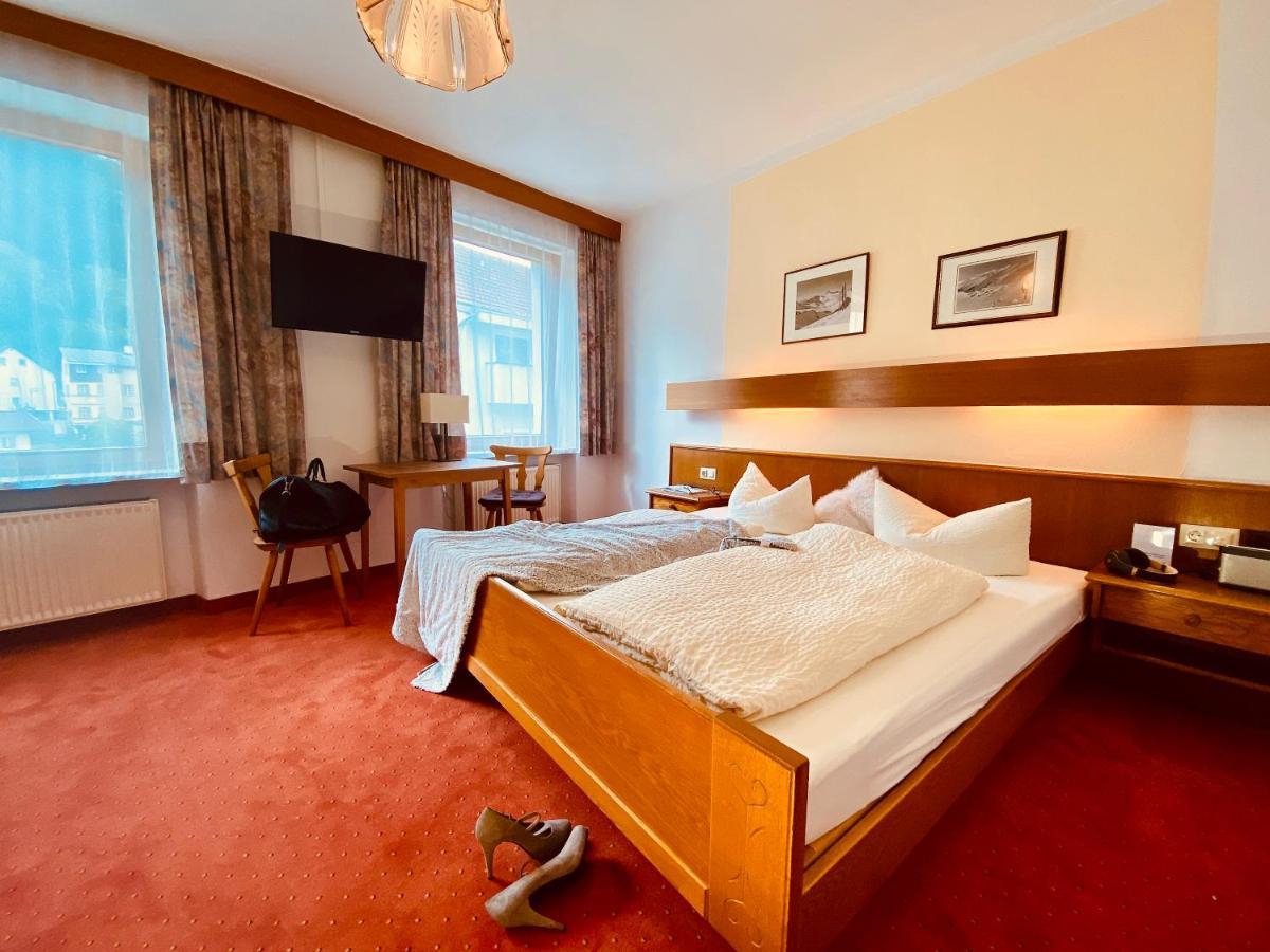 Schwarzer Adler Hotel Landeck Eksteriør billede