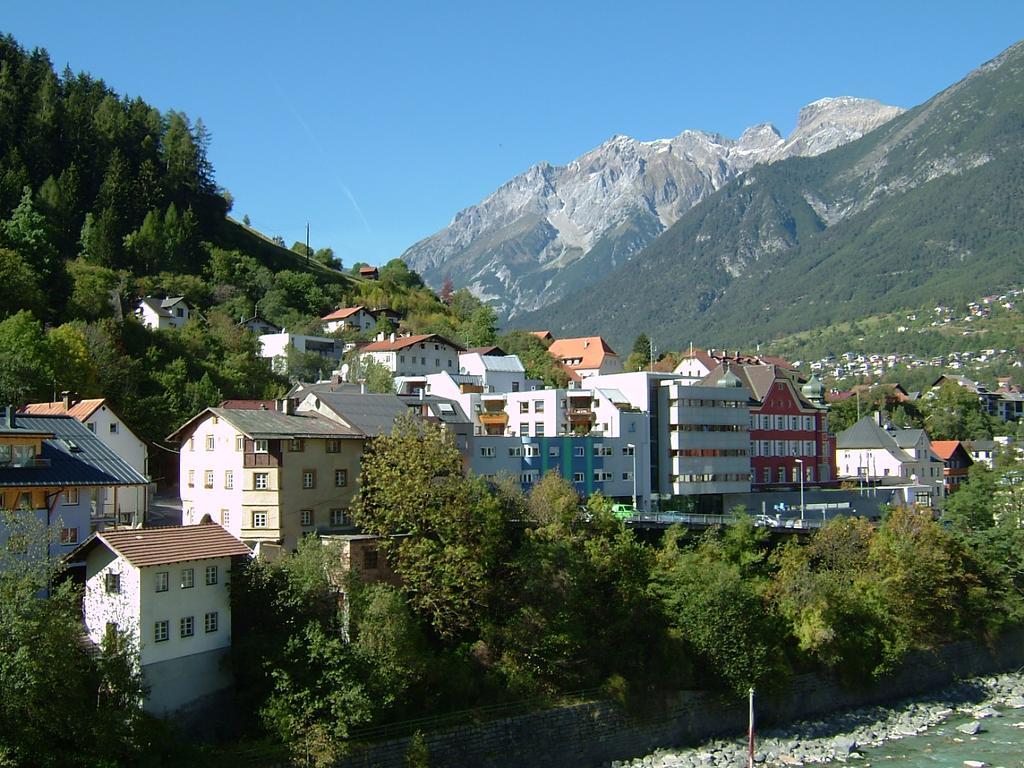 Schwarzer Adler Hotel Landeck Eksteriør billede