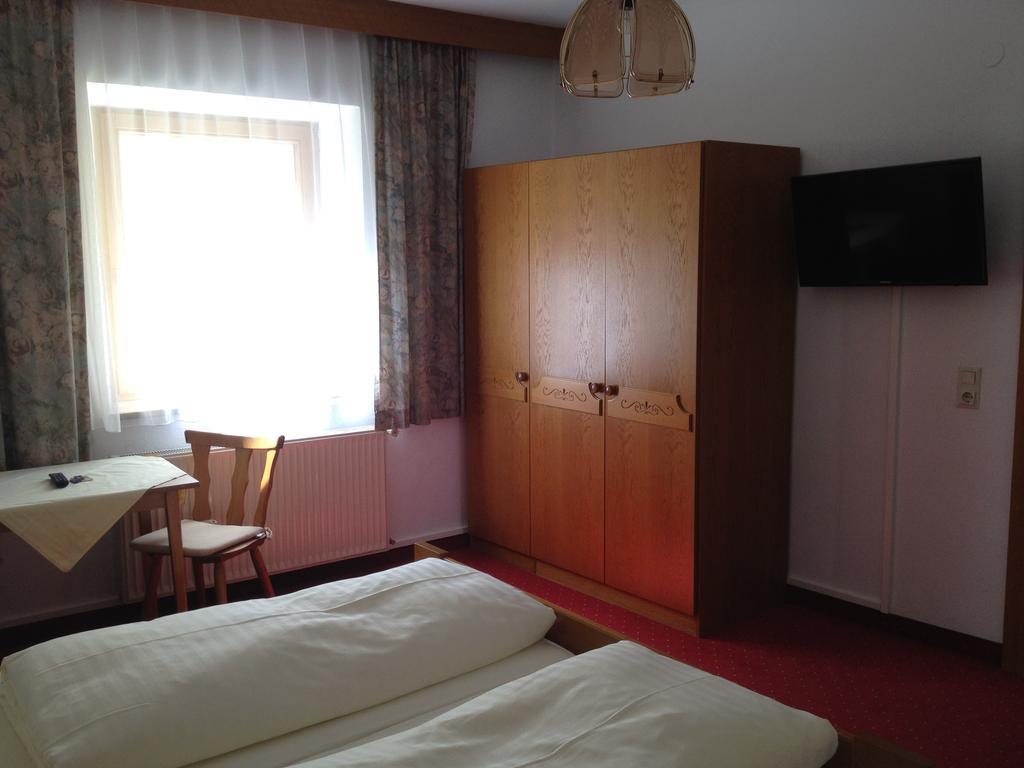 Schwarzer Adler Hotel Landeck Eksteriør billede