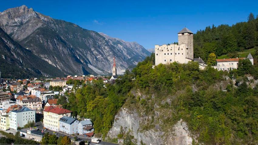 Schwarzer Adler Hotel Landeck Eksteriør billede
